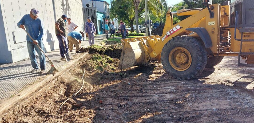 Ampliación de playa de estacionamiento y renovación de veredas