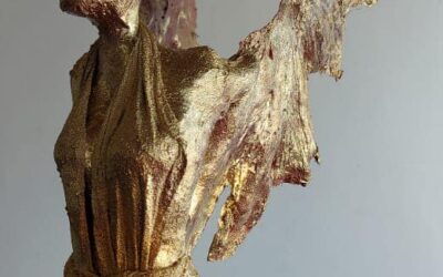 Escultura en homenaje a las mujeres