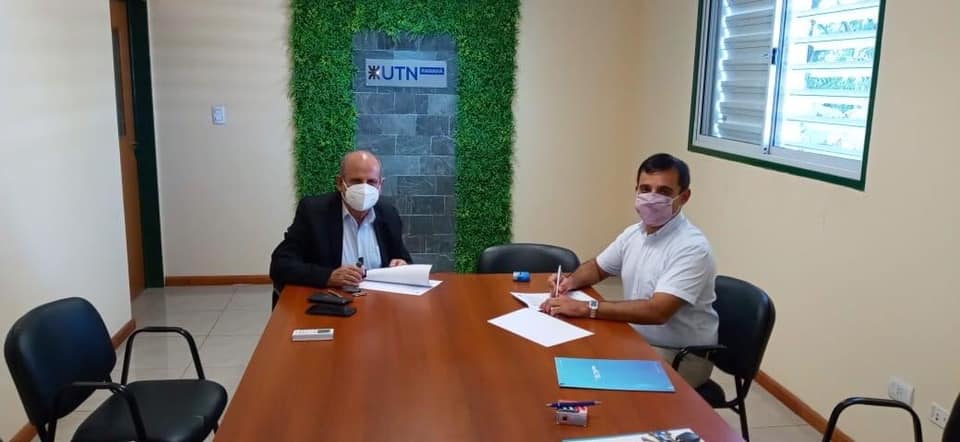 El municipio de Santa Elena firma convenio de cooperación y asistencia con la Universidad Tecnológica Nacional.
