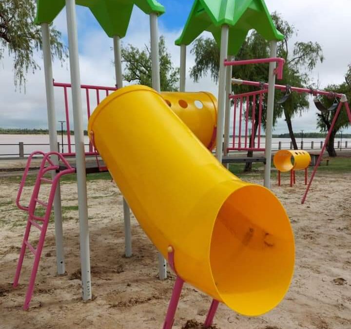 Nuevos Juegos y mobiliarios recreativos – didácticos en zona Costanera.