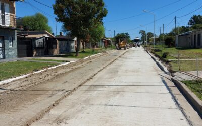 El presidente municipal recorrió la reparación y pavimentación de la calle Eva Perón.