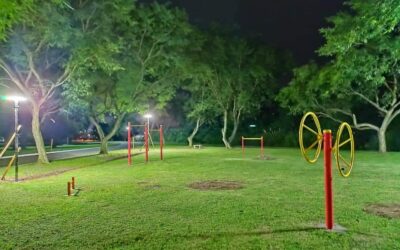Iluminación del nuevo espacio recreativo y saludable en barrio sur.