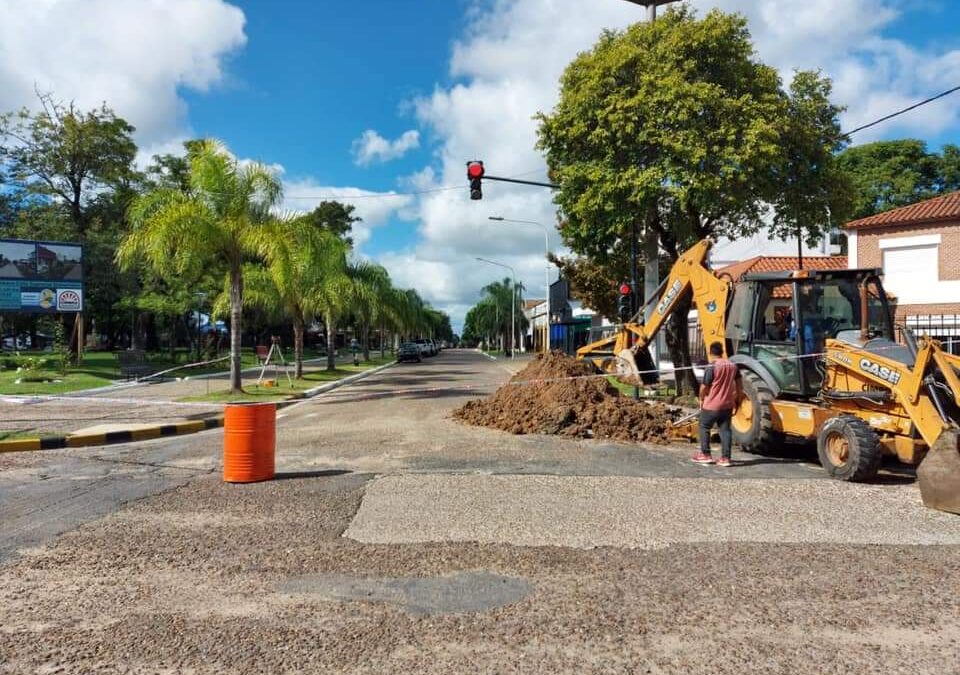 Comenzó la renovación urbana de calle Supremo Entrerriano.