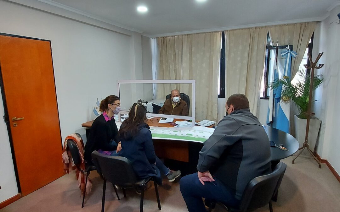 El municipio suma una nueva profesional santaelenense a la obra de renovación de la calle Supremo Entrerriano.