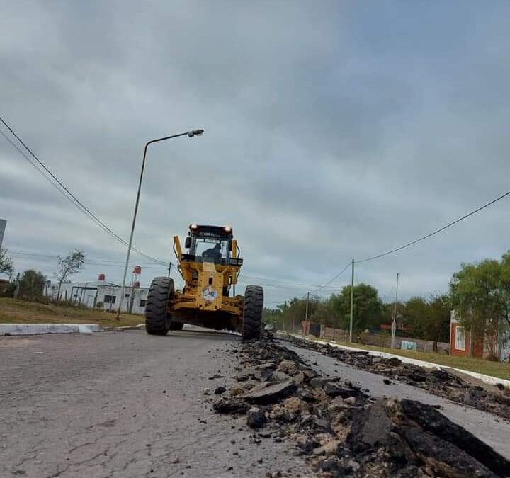 Continúa la reparación y recuperación de calle Eva Perón.