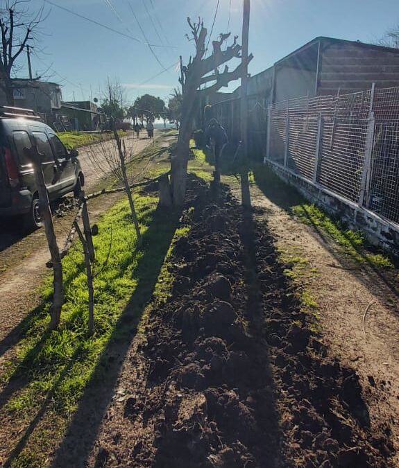 Nueva conexión y mantenimiento de red de agua en barrio Fátima