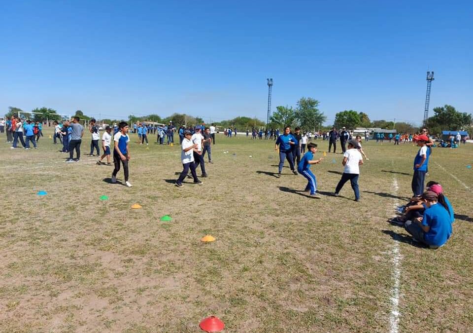 Actividades deportivas y recreativas en el Polideportivo municipal.