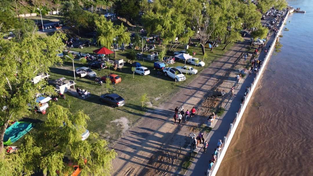 Con récord de turistas y reservas completas, Santa Elena vive un nuevo fin de semana largo.