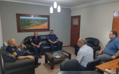 El Intendente Daniel Rossi recibe al nuevo comisario de la Ciudad.