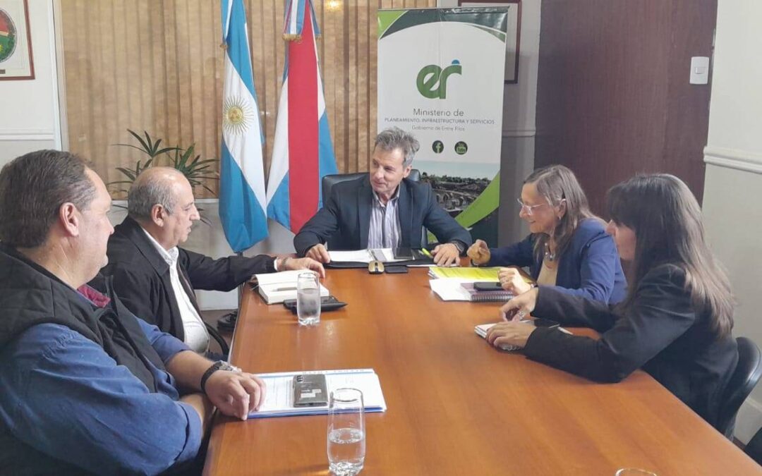 El intendete Daniel Rossi gestionó más obras para Santa Elena.