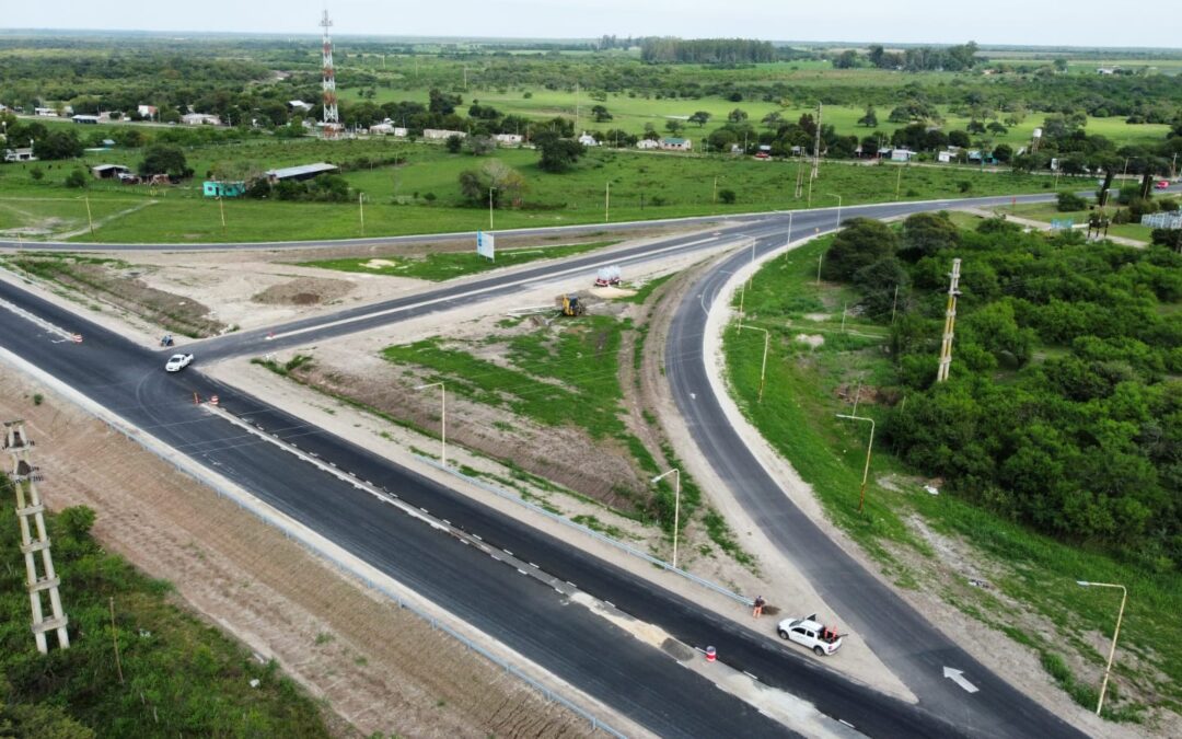 Avanza la repavimentación del acceso a Santa Elena.