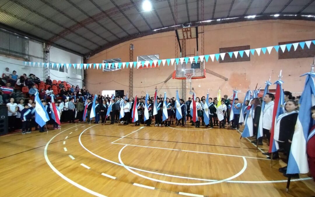 Acto oficial por un nuevo aniversario de la Revolución de Mayo.