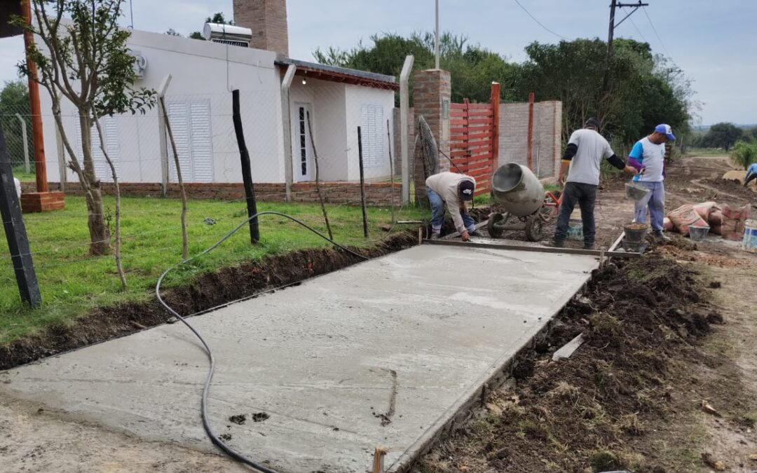 ILUMINACIÓN Y CONSTRUCCIÓN DE NUEVAS VEREDAS.