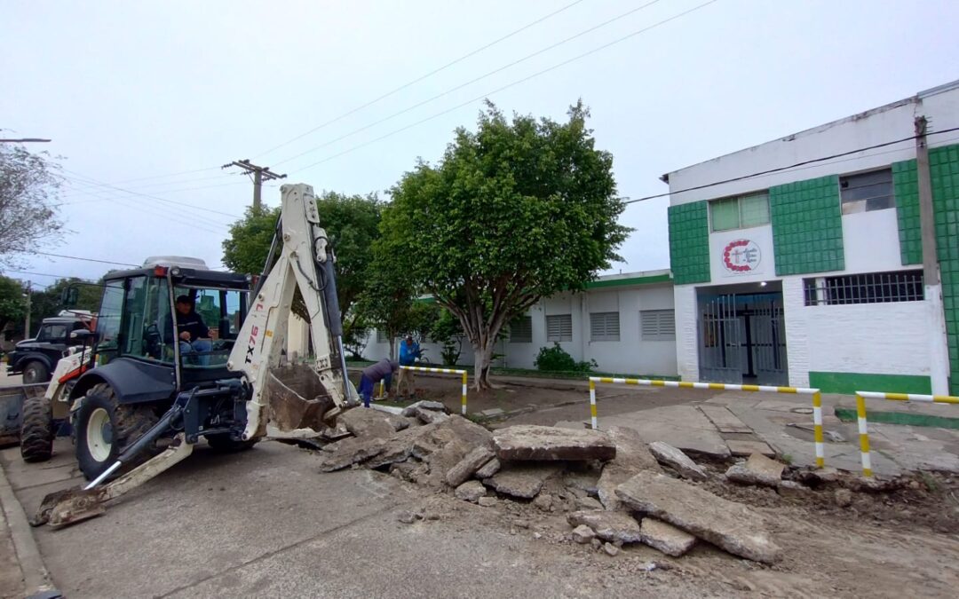 Mantenimiento y reparación de calles en la comunidad.